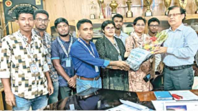 ভালো কাজের সঙ্গে আছি