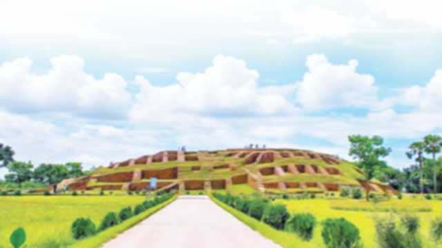 প্রাচীরবেষ্টিত ঐতিহাসিক নগরী