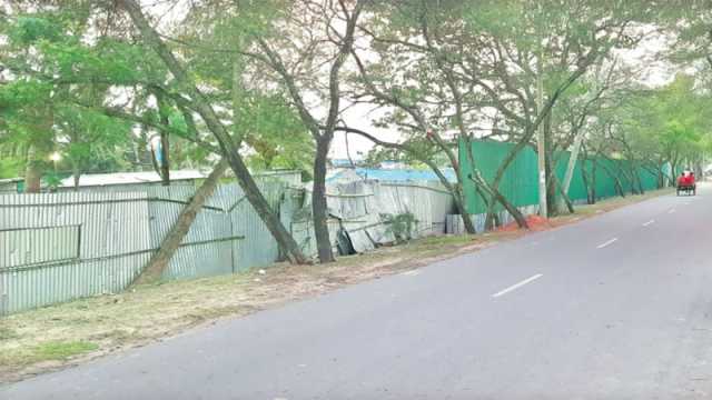 অর্পিত সম্পত্তি, কৃষকের জমি আটকে এলপিজি প্লান্ট