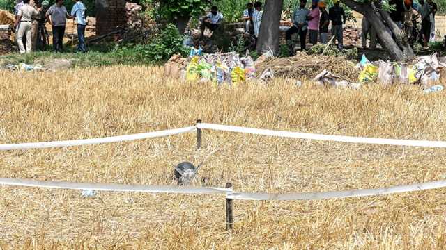 পাকিস্তান ১৫টির বেশি শহরে ক্ষেপণাস্ত্র হামলা চালিয়েছে: ভারত