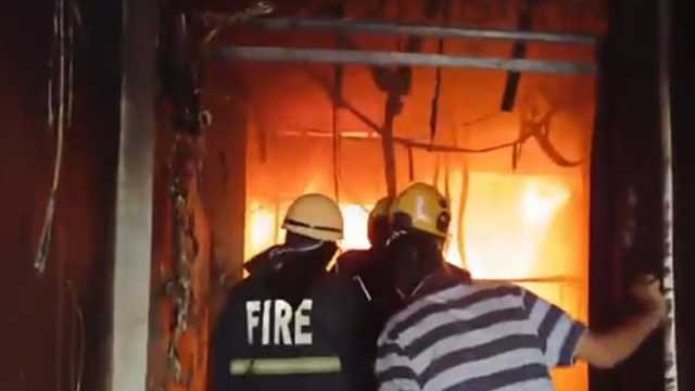 হায়দরাবাদে ভবনে ভয়াবহ অগ্নিকাণ্ড, আট শিশুসহ নিহত ১৭