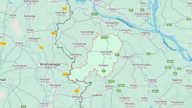 গ্রেপ্তার আতঙ্কে বাকুলিয়া এখন পুরুষশূন্য গ্রাম