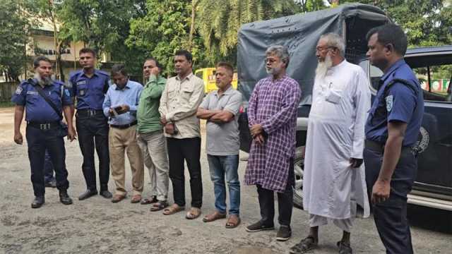 গাইবান্ধায় আইনশৃঙ্খলা সভা শেষে ৬ ইউপি চেয়ারম্যানকে আটক