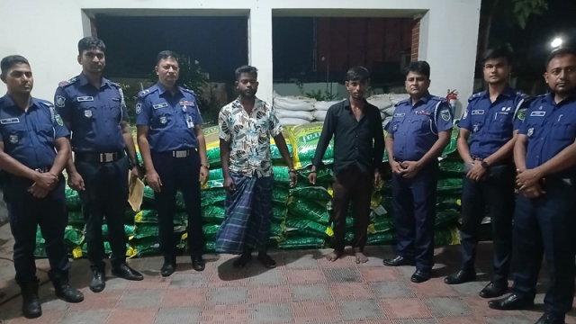 ঈদ সামনে রেখে তৎপর চোরাচালান চক্র, পণ্যসহ আটক ২
