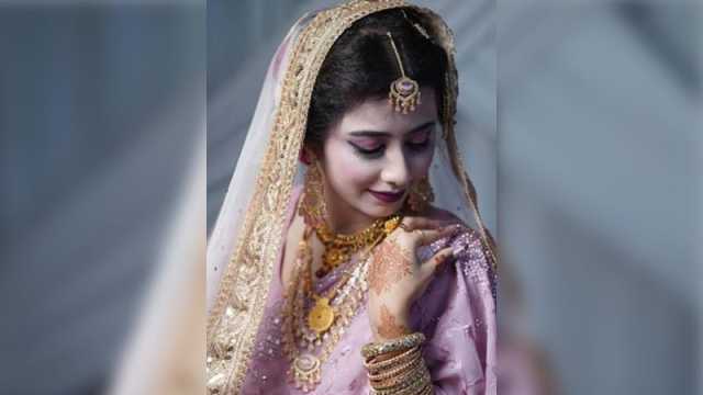 রাজধানীতে অটোরিকশার চাকায় ওড়না পেঁচিয়ে তরুণীর মৃত্যু