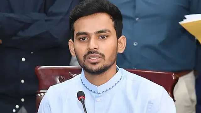 আমাকে অবাঞ্ছিত করা সমীচীন নয়: উপদেষ্টা আসিফ