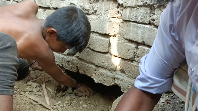 রায়গঞ্জে মিনি ‘আয়নাঘর’, উঠে এল নির্যাতনের ভয়াবহ তথ্য
