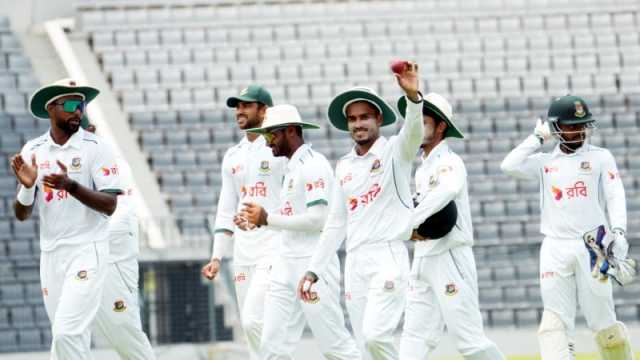 মুরাদ-নাইমের ঘূর্ণিতে কিউইদের ধস, জয়ের পথে বাংলাদেশ