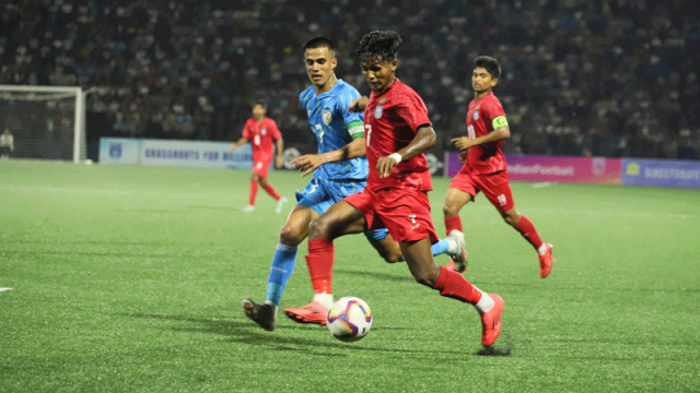 বৈরী আবহাওয়ায় সাফের ফুটবলারদের ফ্লাইট নামতে পারেনি ঢাকায়