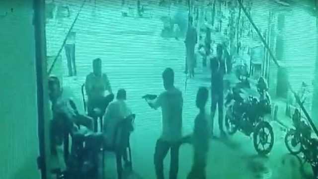 দুটি গ্রুপে বিরোধ, বিদেশে থেকে অপরাধ জগৎ নিয়ন্ত্রণ 