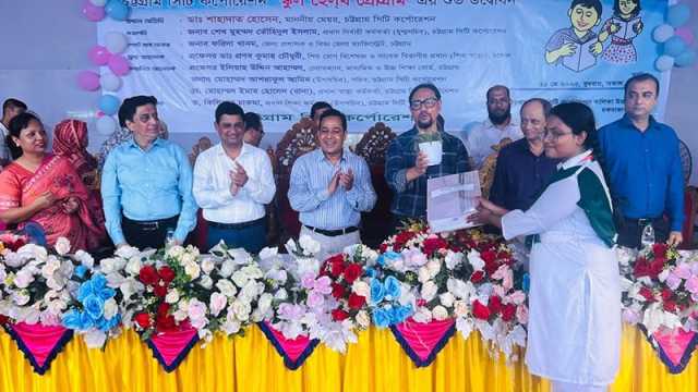 শিক্ষার্থীদের স্বাস্থ্য সুরক্ষায় চসিকের ‘হেলথ কার্ড’ চালু