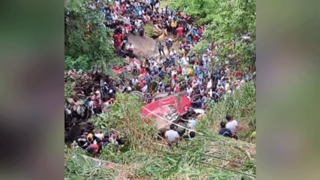 শ্রীলঙ্কায় বাস খাদে, নিহত ২১