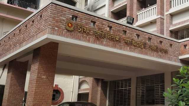 বাবাকে হত্যায় আদালতে মেয়ের দায় স্বীকার