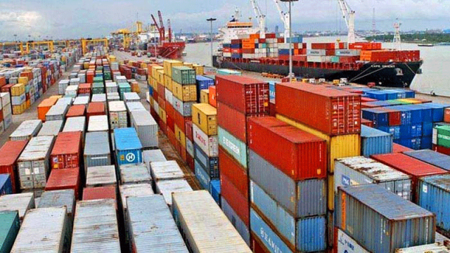 ৪৩ হাজার কনটেইনার জমেছে চট্টগ্রাম বন্দরে