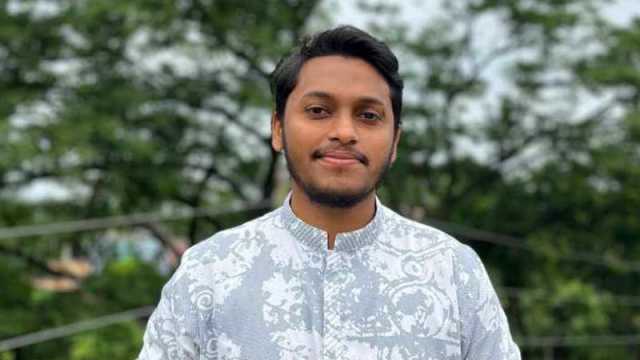 ইসলাম ধর্ম গ্রহণ করলেন জগন্নাথ বিশ্ববিদ্যালয়ের শিক্ষার্থী ধ্রুব 