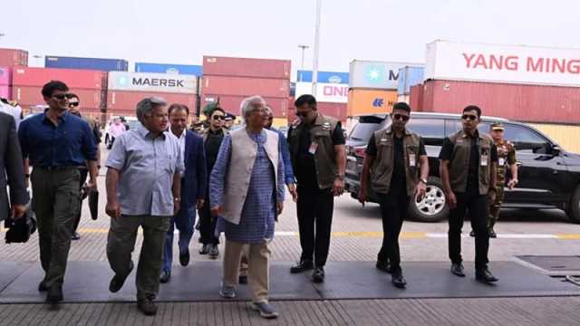চট্টগ্রাম বন্দর পরিদর্শন করলেন প্রধান উপদেষ্টা