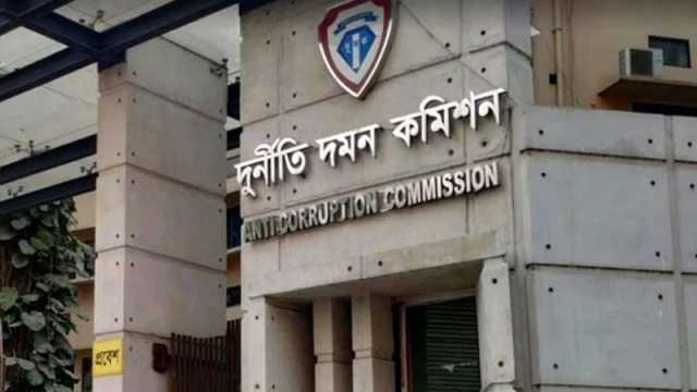 সাবেক হুইপ স্বপন ও স্ত্রীর বিরুদ্ধে দুই মামলা দুদকের
