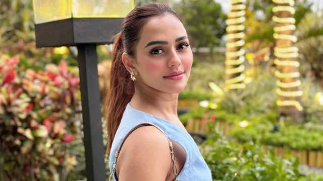 মুক্তির পর সবাইকে ধন্যবাদ জানালেন নুসরাত