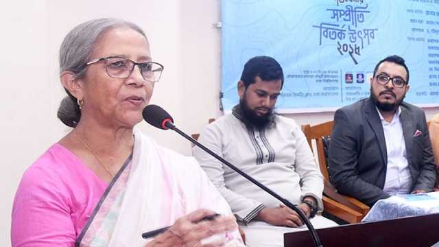 পদ্মা সেতু দিয়ে কি নদীর ক্ষতি করছেন না, প্রশ্ন মৎস্য উপদেষ্টার