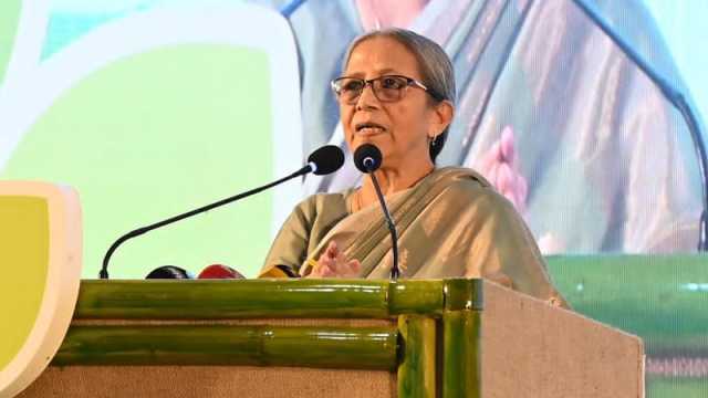 ভোক্তার খাদ্য নিরাপত্তার পাশাপাশি কৃষকের স্বার্থও দেখতে হবে: প্রাণিসম্পদ উপদেষ্টা