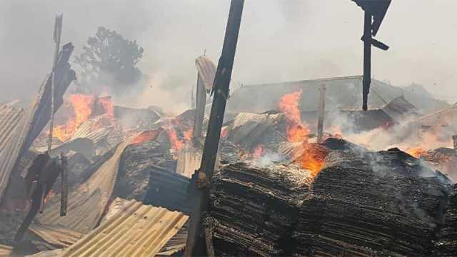 গাজীপুরে সুতা তৈরির কারখানাসহ ঝুটের গোডাউন পুড়ে ছাই