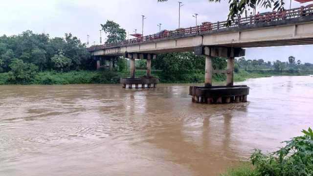 কুমিল্লায় বাড়ছে গোমতী নদীর পানি