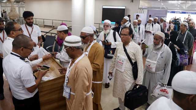 ৪০৮ যাত্রী নিয়ে সিলেট থেকে গেল প্রথম হজ ফ্লাইট