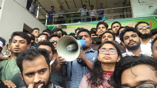 ফ্যাসিবাদের সব নির্বাচন অবৈধ ঘোষণার পর নির্বাচন দিন, সরকারকে হাসনাত