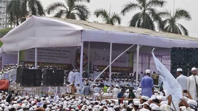 চার দাবিতে সোহরাওয়ার্দীতে হেফাজতে ইসলামের মহাসমাবেশ শুরু