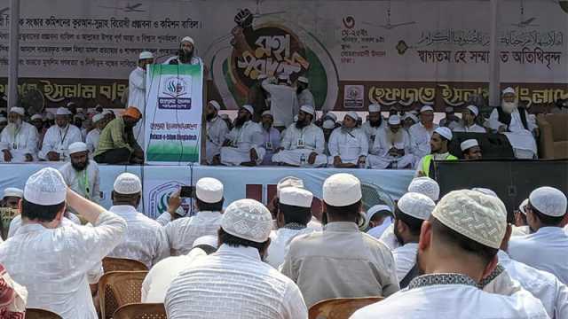 আ. লীগ নিষিদ্ধসহ ১২ দফা দাবি হেফাজতে ইসলামের