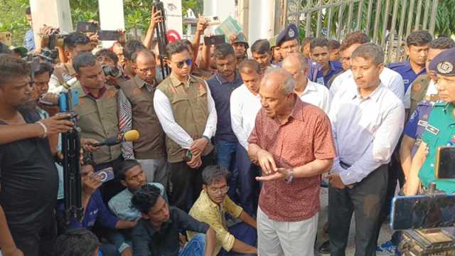 জড়িতদের শাস্তি দিতে না পারলে চলে যাব: স্বরাষ্ট্র উপদেষ্টা