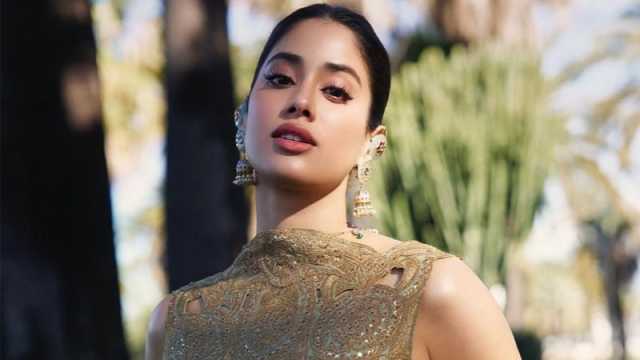 ফের বিতর্কে  জাহ্নবী কাপুর