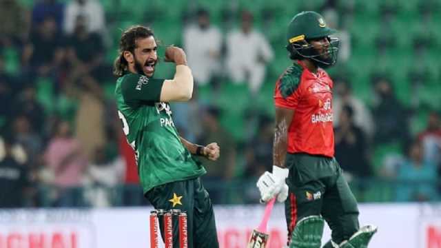 পাকিস্তানে বড় হারে শুরু লিটনদের
