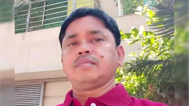 সালিশি বৈঠকে কৃষক দল নেতাকে গুলি করে কুপিয়ে হত্যা, প্রতিবাদে বাড়িতে অগ্নিসংযোগ