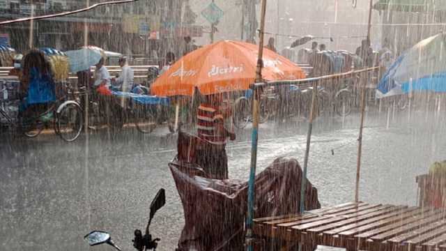 দেশজুড়ে বৈরী আবহাওয়া, চার জেলায় বন্যার শঙ্কা