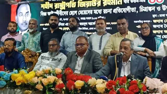 ডিসেম্বরের মধ্যে নির্বাচন দিয়ে সম্মানের সঙ্গে চলে যাবেন: জয়নুল আবেদীন 