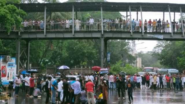 রায়ের পরও সড়কে ইশরাক সমর্থকরা, ২ উপদেষ্টার পদত্যাগ দাবি