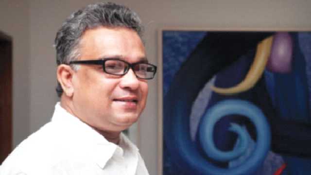 ‘যশ ও খ্যাতি পিছলধরা শেওলা-রাস্তা’