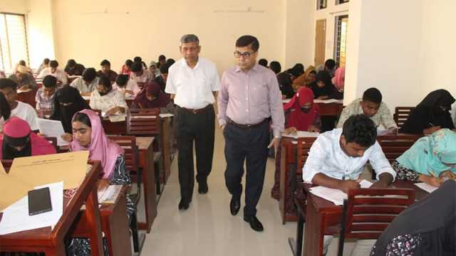 নজরুল বিশ্ববিদ্যালয়ে বি ইউনিটের ভর্তি পরীক্ষা অনুষ্ঠিত