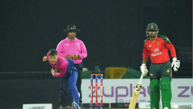 বিপর্যয় কাটিয়ে ১৬২ রানের পুঁজি বাংলাদেশ