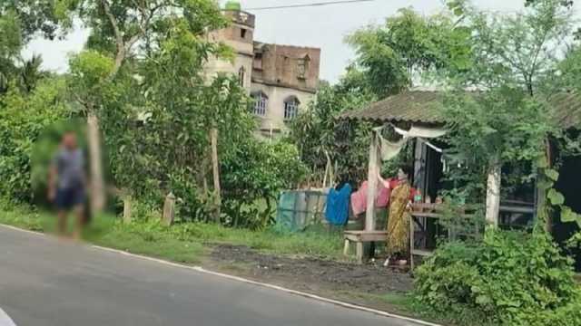 ভাবির কাটা মাথা নিয়ে থানায় আত্মসমর্পণ দেবরের
