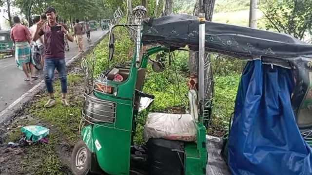 আনোয়ারায় সিএনজি-মাইক্রোবাস মুখোমুখি সংঘর্ষে প্রাণহানি ২