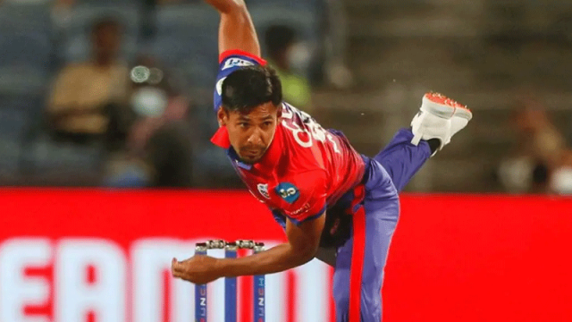 প্রথম ওভারেই রোহিতকে ফেরালেন মুস্তাফিজ
