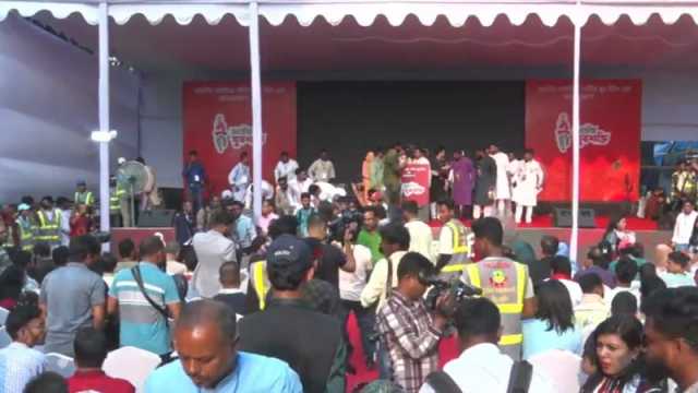 ‘জাতীয় যুবশক্তির’ আত্মপ্রকাশ অনুষ্ঠান চলছে