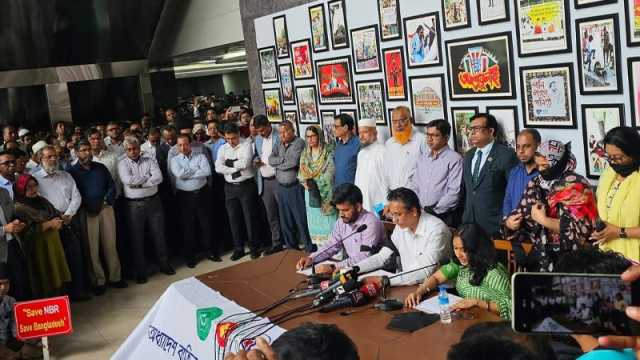 এনবিআর চেয়ারম্যানের অপসারণ ও অসহযোগ কর্মসূচির ডাক আন্দোলনকারীদের