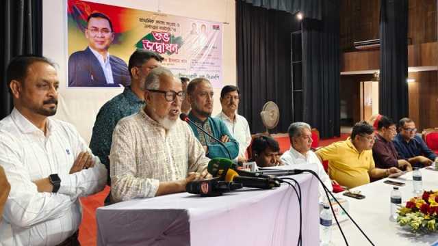 অন্তর্বর্তী সরকারের কিছু কাজ জনমনে প্রশ্ন তুলেছে: নজরুল ইসলাম খান