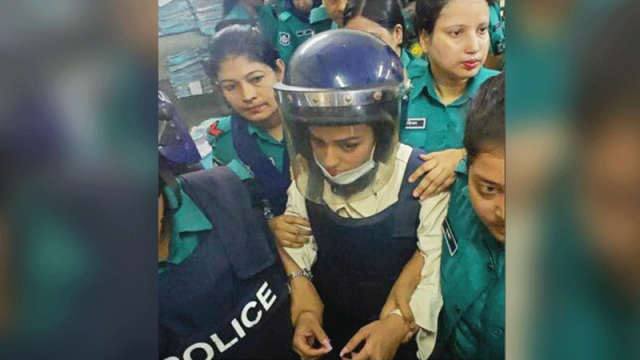 ফ্যাসিস্টের সমর্থক বলায় কাঠগড়ায় ‘কাঁদলেন’ নুসরাত ফারিয়া