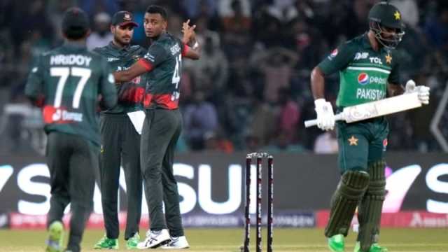 আমিরাতে যাচ্ছে বাংলাদেশ, অনিশ্চয়তায় পাকিস্তান সিরিজ