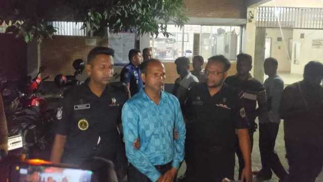 পার্বতীপুরে ট্রাক আটকে চাঁদা দাবির অভিযোগ, এনসিপি নেতা আটক