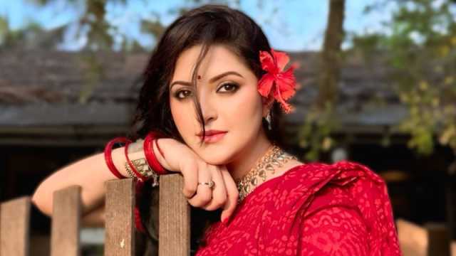 কিছু হলেই পরীমণিকে নিয়ে টানাটানি কেন, লাইভে এসে প্রশ্ন